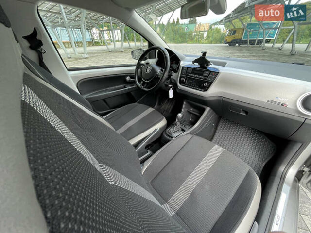 Серый Фольксваген e-up, объемом двигателя 0 л и пробегом 80 тыс. км за 7980 $, фото 47 на Automoto.ua