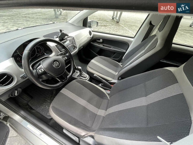 Серый Фольксваген e-up, объемом двигателя 0 л и пробегом 80 тыс. км за 7980 $, фото 25 на Automoto.ua