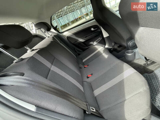 Серый Фольксваген e-up, объемом двигателя 0 л и пробегом 80 тыс. км за 7980 $, фото 38 на Automoto.ua