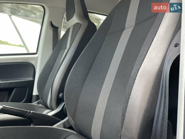 Серый Фольксваген e-up, объемом двигателя 0 л и пробегом 80 тыс. км за 7980 $, фото 34 на Automoto.ua