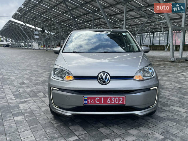 Серый Фольксваген e-up, объемом двигателя 0 л и пробегом 80 тыс. км за 7980 $, фото 16 на Automoto.ua