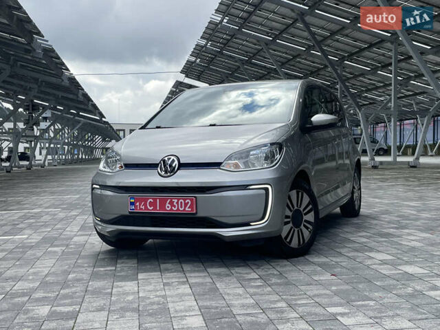 Серый Фольксваген e-up, объемом двигателя 0 л и пробегом 80 тыс. км за 7980 $, фото 2 на Automoto.ua