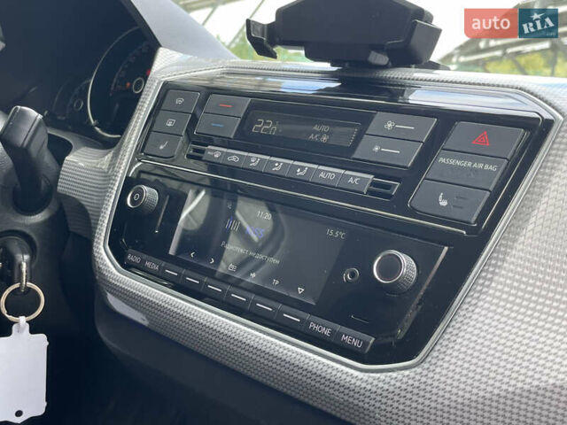 Серый Фольксваген e-up, объемом двигателя 0 л и пробегом 80 тыс. км за 7980 $, фото 42 на Automoto.ua