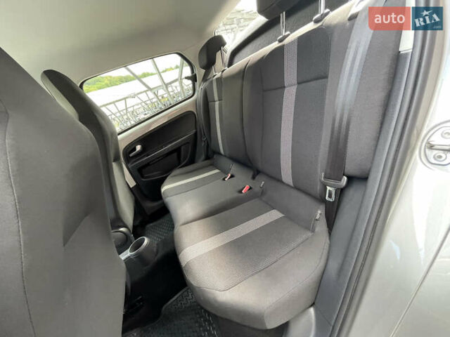 Серый Фольксваген e-up, объемом двигателя 0 л и пробегом 80 тыс. км за 7980 $, фото 36 на Automoto.ua