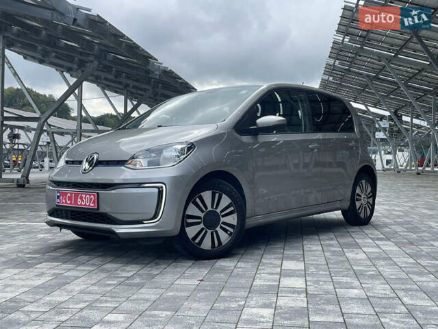 Серый Фольксваген e-up, объемом двигателя 0 л и пробегом 80 тыс. км за 7980 $, фото 1 на Automoto.ua