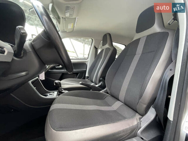 Серый Фольксваген e-up, объемом двигателя 0 л и пробегом 80 тыс. км за 7980 $, фото 32 на Automoto.ua