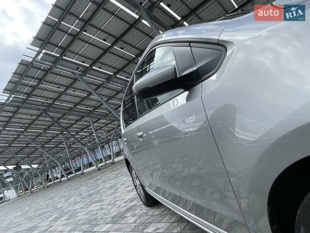 Серый Фольксваген e-up, объемом двигателя 0 л и пробегом 80 тыс. км за 7980 $, фото 20 на Automoto.ua