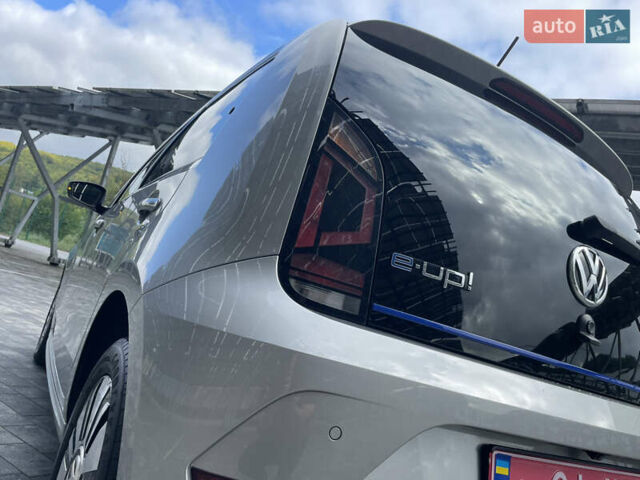Серый Фольксваген e-up, объемом двигателя 0 л и пробегом 80 тыс. км за 7980 $, фото 14 на Automoto.ua