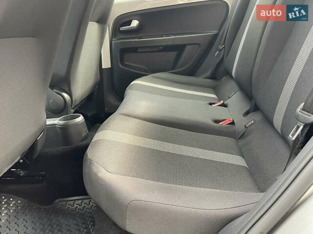 Серый Фольксваген e-up, объемом двигателя 0 л и пробегом 80 тыс. км за 7980 $, фото 37 на Automoto.ua