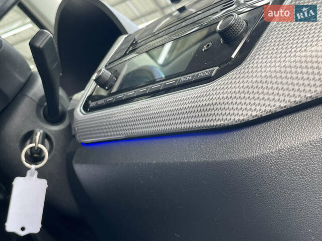 Серый Фольксваген e-up, объемом двигателя 0 л и пробегом 80 тыс. км за 7980 $, фото 45 на Automoto.ua