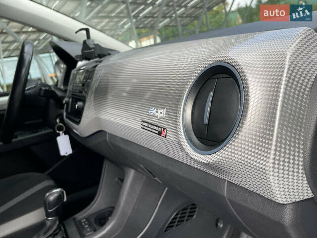 Серый Фольксваген e-up, объемом двигателя 0 л и пробегом 80 тыс. км за 7980 $, фото 44 на Automoto.ua