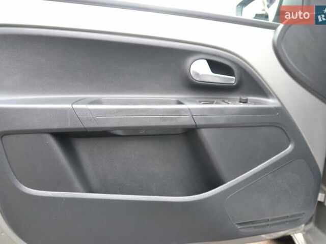 Серый Фольксваген e-up, объемом двигателя 0 л и пробегом 92 тыс. км за 7999 $, фото 15 на Automoto.ua