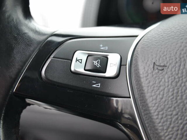 Серый Фольксваген e-up, объемом двигателя 0 л и пробегом 92 тыс. км за 7999 $, фото 25 на Automoto.ua