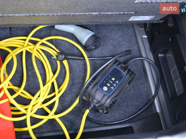 Серый Фольксваген e-up, объемом двигателя 0 л и пробегом 92 тыс. км за 7999 $, фото 39 на Automoto.ua