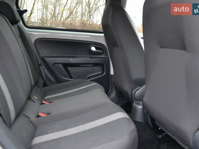 Серый Фольксваген e-up, объемом двигателя 0 л и пробегом 92 тыс. км за 7999 $, фото 19 на Automoto.ua