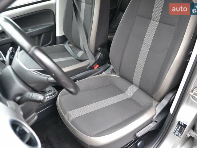 Серый Фольксваген e-up, объемом двигателя 0 л и пробегом 92 тыс. км за 7999 $, фото 12 на Automoto.ua