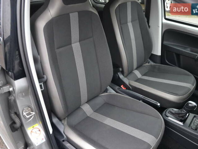 Серый Фольксваген e-up, объемом двигателя 0 л и пробегом 92 тыс. км за 7999 $, фото 22 на Automoto.ua