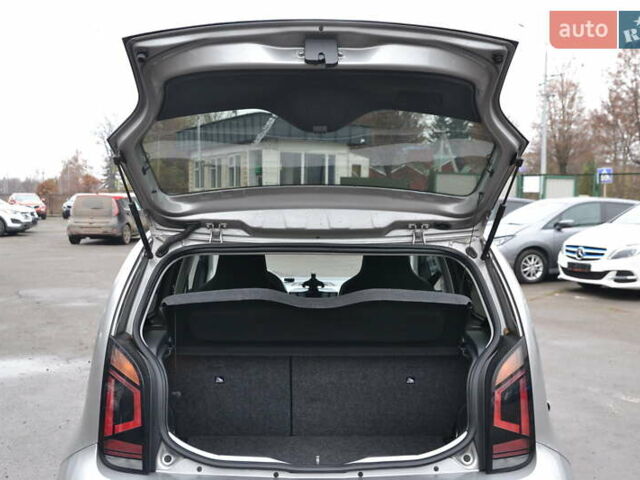 Серый Фольксваген e-up, объемом двигателя 0 л и пробегом 92 тыс. км за 7999 $, фото 18 на Automoto.ua