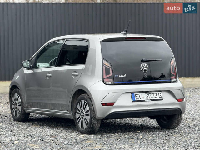 Серый Фольксваген e-up, объемом двигателя 0 л и пробегом 98 тыс. км за 9999 $, фото 12 на Automoto.ua