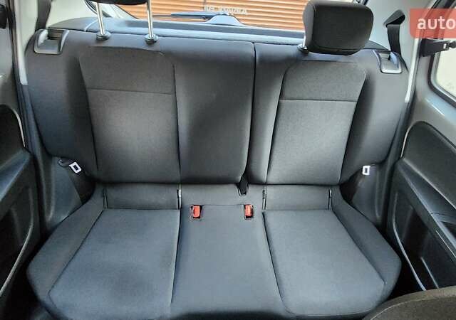 Серый Фольксваген e-up, объемом двигателя 0 л и пробегом 64 тыс. км за 12400 $, фото 8 на Automoto.ua