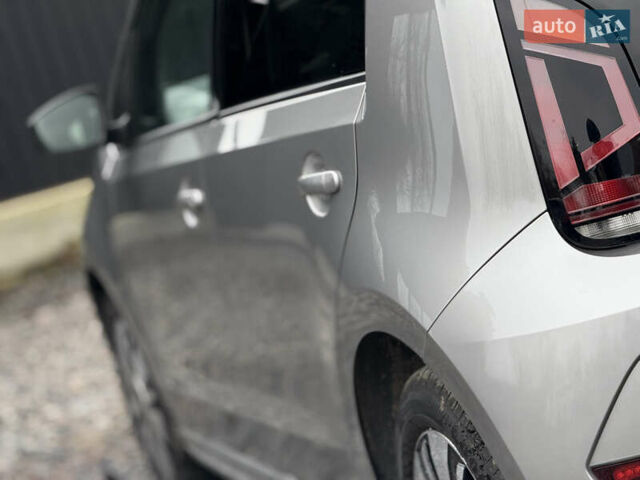 Серый Фольксваген e-up, объемом двигателя 0 л и пробегом 98 тыс. км за 9999 $, фото 16 на Automoto.ua