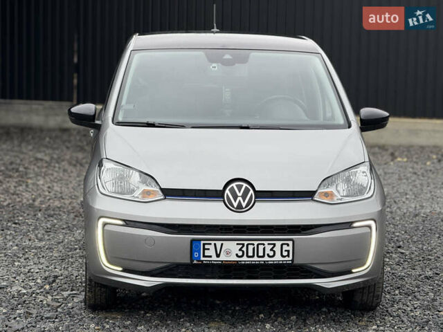 Серый Фольксваген e-up, объемом двигателя 0 л и пробегом 98 тыс. км за 9999 $, фото 5 на Automoto.ua