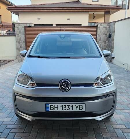 Серый Фольксваген e-up, объемом двигателя 0 л и пробегом 64 тыс. км за 12400 $, фото 15 на Automoto.ua