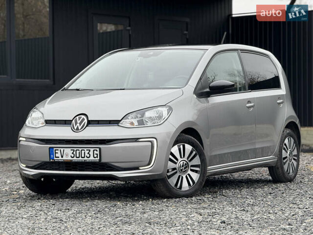Серый Фольксваген e-up, объемом двигателя 0 л и пробегом 98 тыс. км за 9999 $, фото 1 на Automoto.ua