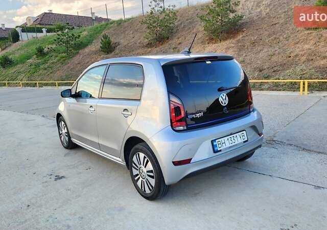Серый Фольксваген e-up, объемом двигателя 0 л и пробегом 64 тыс. км за 12400 $, фото 6 на Automoto.ua