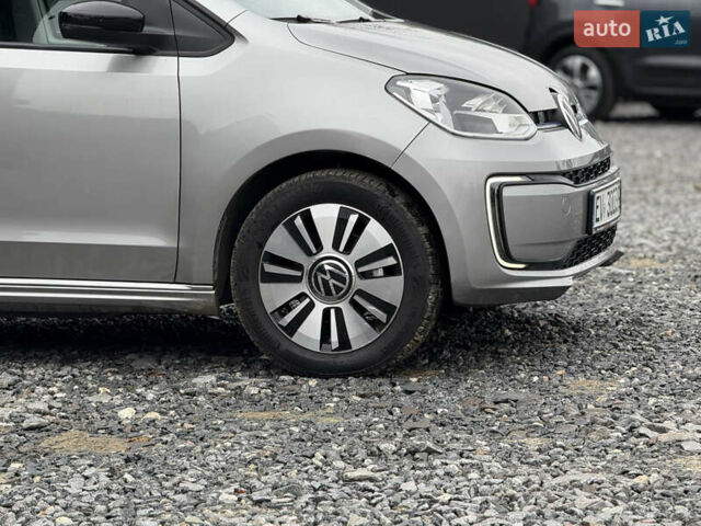 Серый Фольксваген e-up, объемом двигателя 0 л и пробегом 98 тыс. км за 9999 $, фото 8 на Automoto.ua