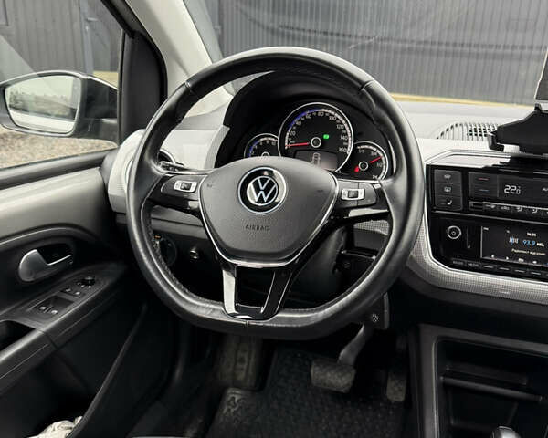 Серый Фольксваген e-up, объемом двигателя 0 л и пробегом 98 тыс. км за 9999 $, фото 19 на Automoto.ua