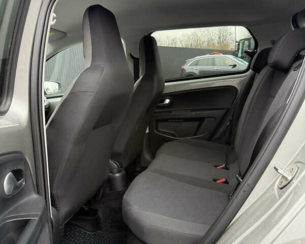 Серый Фольксваген e-up, объемом двигателя 0 л и пробегом 98 тыс. км за 9999 $, фото 23 на Automoto.ua