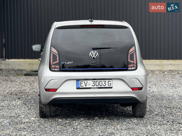 Серый Фольксваген e-up, объемом двигателя 0 л и пробегом 98 тыс. км за 9999 $, фото 13 на Automoto.ua