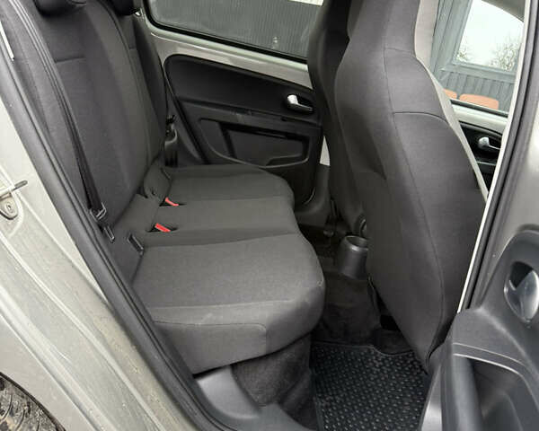 Серый Фольксваген e-up, объемом двигателя 0 л и пробегом 98 тыс. км за 9999 $, фото 24 на Automoto.ua