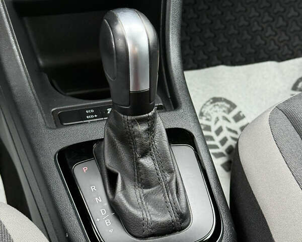 Серый Фольксваген e-up, объемом двигателя 0 л и пробегом 89 тыс. км за 10999 $, фото 25 на Automoto.ua