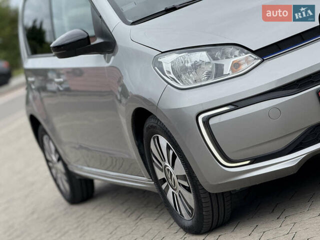 Серый Фольксваген e-up, объемом двигателя 0 л и пробегом 89 тыс. км за 10999 $, фото 4 на Automoto.ua