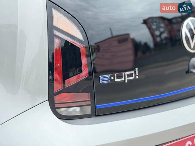 Серый Фольксваген e-up, объемом двигателя 0 л и пробегом 89 тыс. км за 10999 $, фото 16 на Automoto.ua