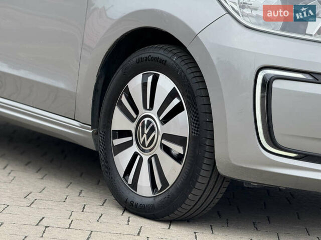 Серый Фольксваген e-up, объемом двигателя 0 л и пробегом 89 тыс. км за 10999 $, фото 11 на Automoto.ua