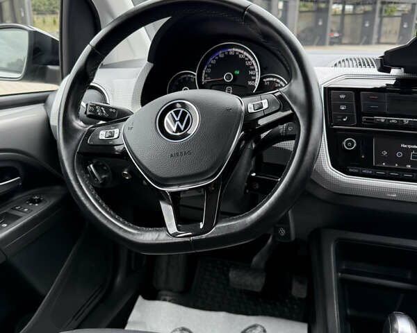 Серый Фольксваген e-up, объемом двигателя 0 л и пробегом 89 тыс. км за 10999 $, фото 23 на Automoto.ua