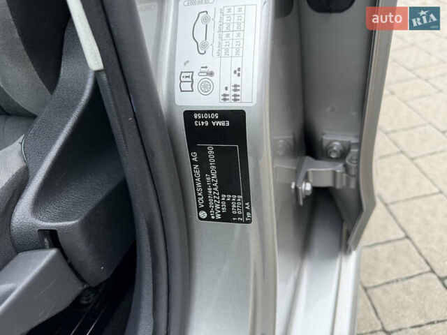 Серый Фольксваген e-up, объемом двигателя 0 л и пробегом 89 тыс. км за 10999 $, фото 39 на Automoto.ua