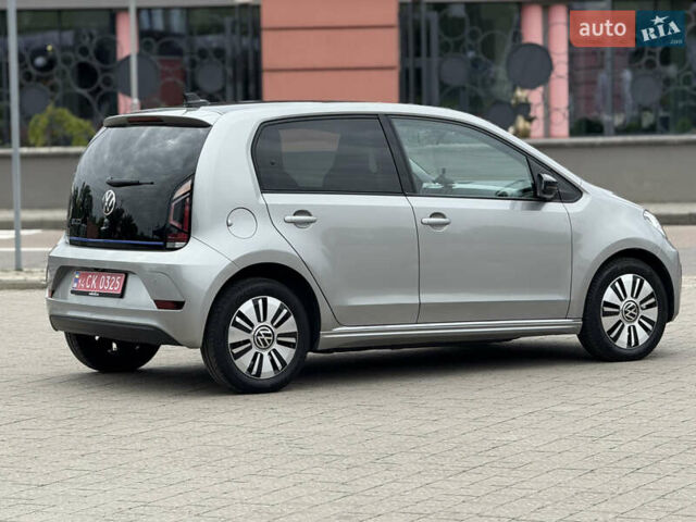 Серый Фольксваген e-up, объемом двигателя 0 л и пробегом 89 тыс. км за 10999 $, фото 18 на Automoto.ua