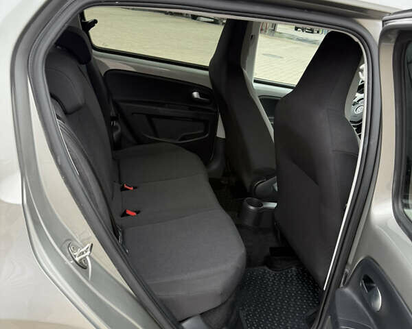 Серый Фольксваген e-up, объемом двигателя 0 л и пробегом 89 тыс. км за 10999 $, фото 32 на Automoto.ua