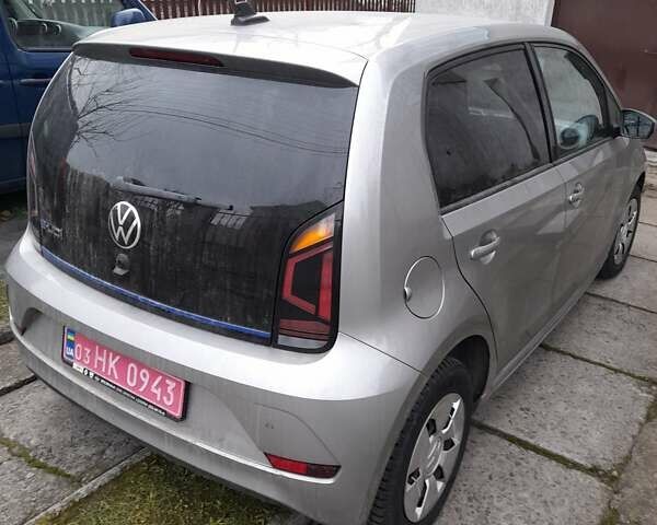 Серый Фольксваген e-up, объемом двигателя 0 л и пробегом 28 тыс. км за 11850 $, фото 5 на Automoto.ua