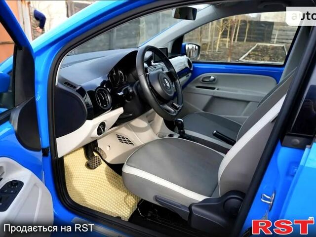 Синий Фольксваген e-up, объемом двигателя 0 л и пробегом 81 тыс. км за 6500 $, фото 3 на Automoto.ua