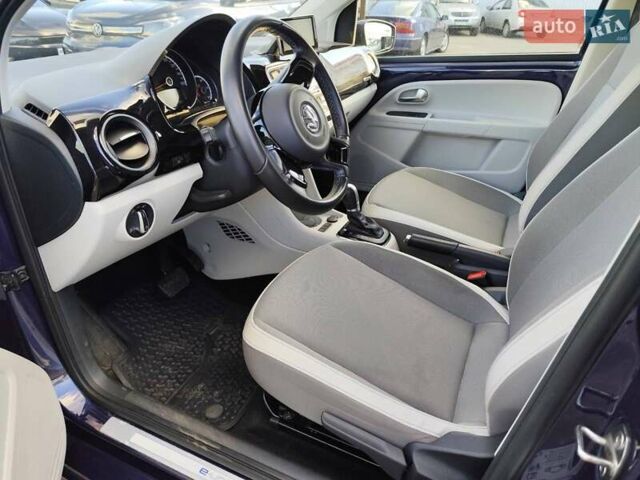 Синій Фольксваген e-up, об'ємом двигуна 0 л та пробігом 51 тис. км за 8555 $, фото 28 на Automoto.ua