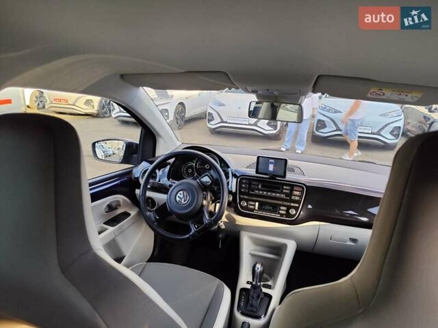 Синій Фольксваген e-up, об'ємом двигуна 0 л та пробігом 51 тис. км за 8555 $, фото 37 на Automoto.ua
