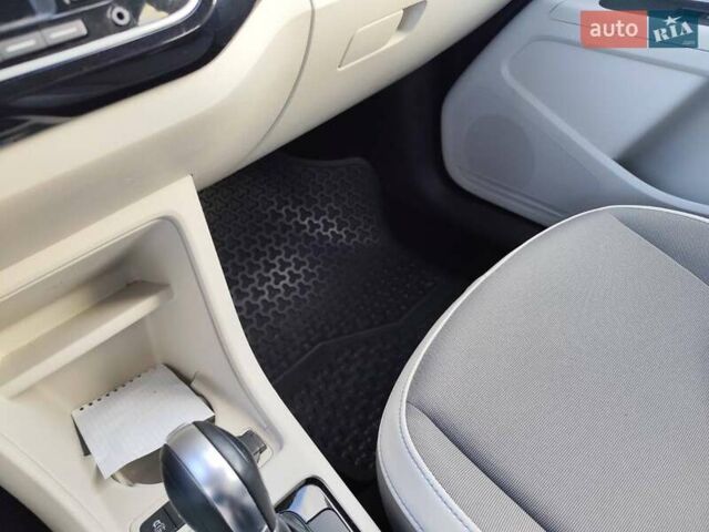 Синій Фольксваген e-up, об'ємом двигуна 0 л та пробігом 51 тис. км за 8555 $, фото 48 на Automoto.ua