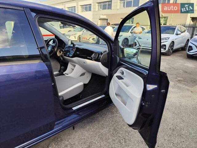 Синій Фольксваген e-up, об'ємом двигуна 0 л та пробігом 51 тис. км за 8555 $, фото 30 на Automoto.ua