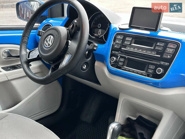 Синий Фольксваген e-up, объемом двигателя 0 л и пробегом 92 тыс. км за 7650 $, фото 14 на Automoto.ua