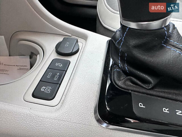 Синий Фольксваген e-up, объемом двигателя 0 л и пробегом 92 тыс. км за 7650 $, фото 15 на Automoto.ua